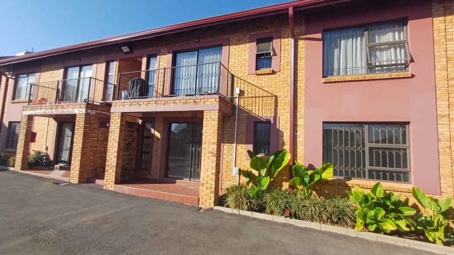To Let 3 Bedroom Property for Rent in Brackendowns Gauteng