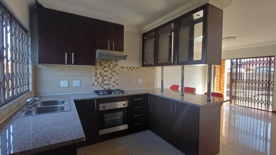 To Let 3 Bedroom Property for Rent in Brackendowns Gauteng