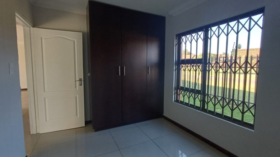 To Let 3 Bedroom Property for Rent in Brackendowns Gauteng