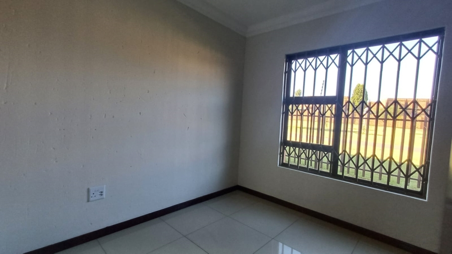 To Let 3 Bedroom Property for Rent in Brackendowns Gauteng