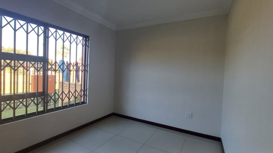 To Let 3 Bedroom Property for Rent in Brackendowns Gauteng