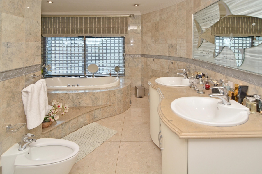 6 Bedroom Property for Sale in Bedfordview Gauteng