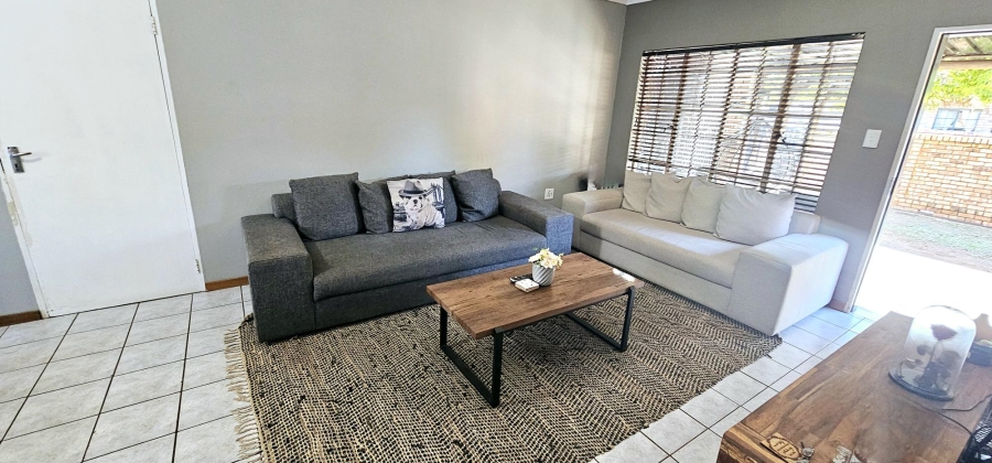 2 Bedroom Property for Sale in Die Hoewes Gauteng