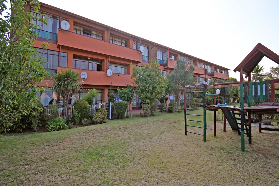2 Bedroom Property for Sale in Kew Gauteng