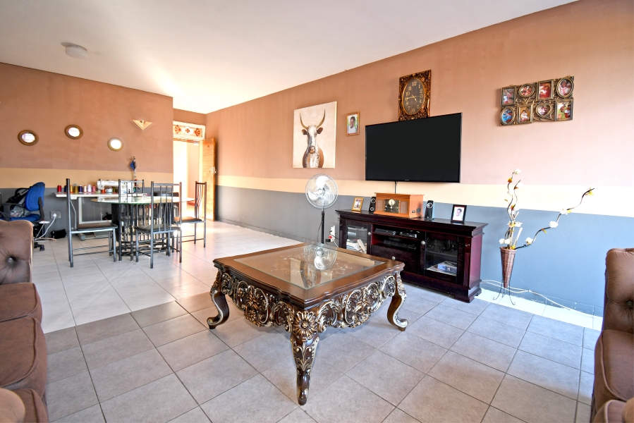2 Bedroom Property for Sale in Kew Gauteng