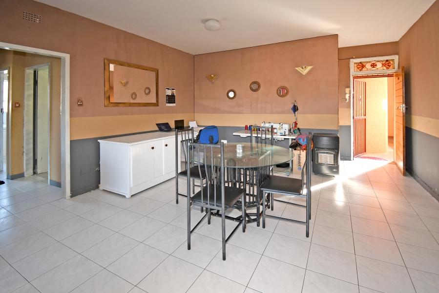 2 Bedroom Property for Sale in Kew Gauteng