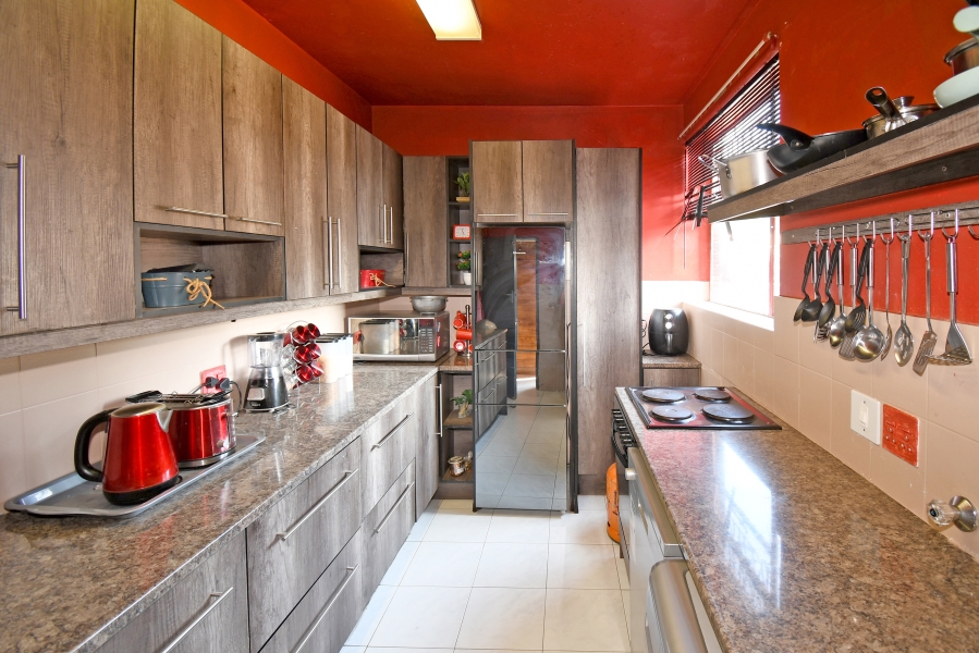 2 Bedroom Property for Sale in Kew Gauteng