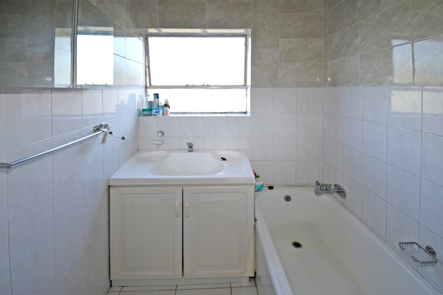 2 Bedroom Property for Sale in Kew Gauteng