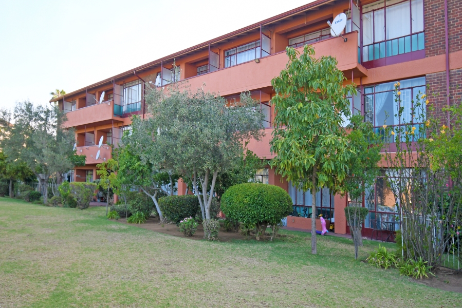 2 Bedroom Property for Sale in Kew Gauteng