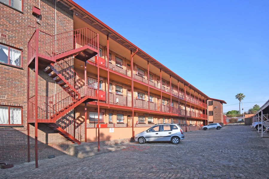 2 Bedroom Property for Sale in Kew Gauteng