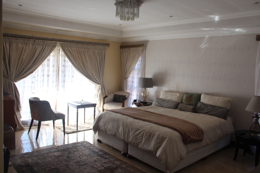 5 Bedroom Property for Sale in Helderwyk Gauteng