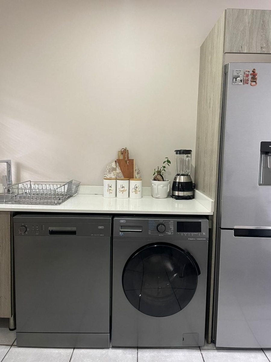 1 Bedroom Property for Sale in Linden Gauteng
