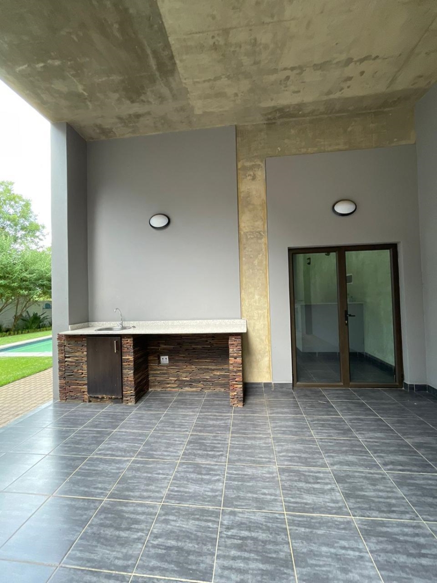 1 Bedroom Property for Sale in Linden Gauteng