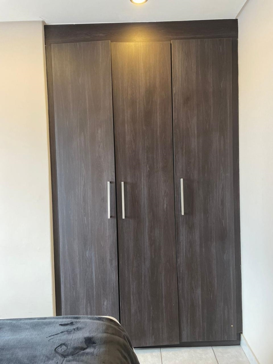 1 Bedroom Property for Sale in Linden Gauteng