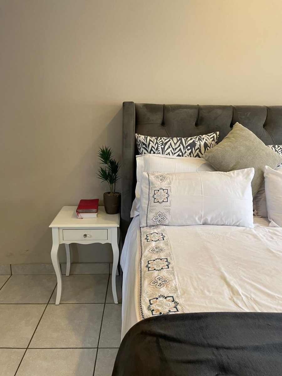 1 Bedroom Property for Sale in Linden Gauteng