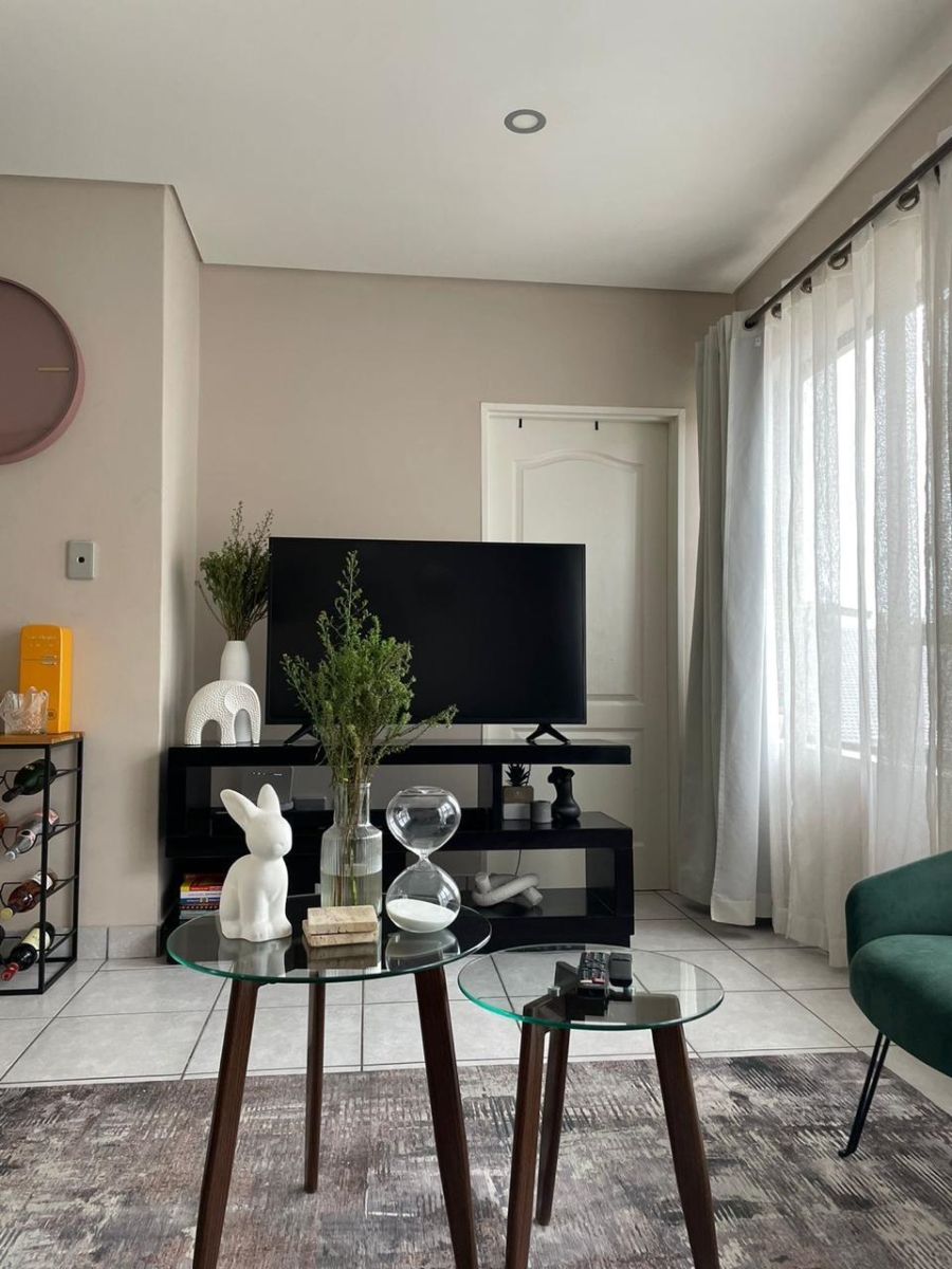 1 Bedroom Property for Sale in Linden Gauteng