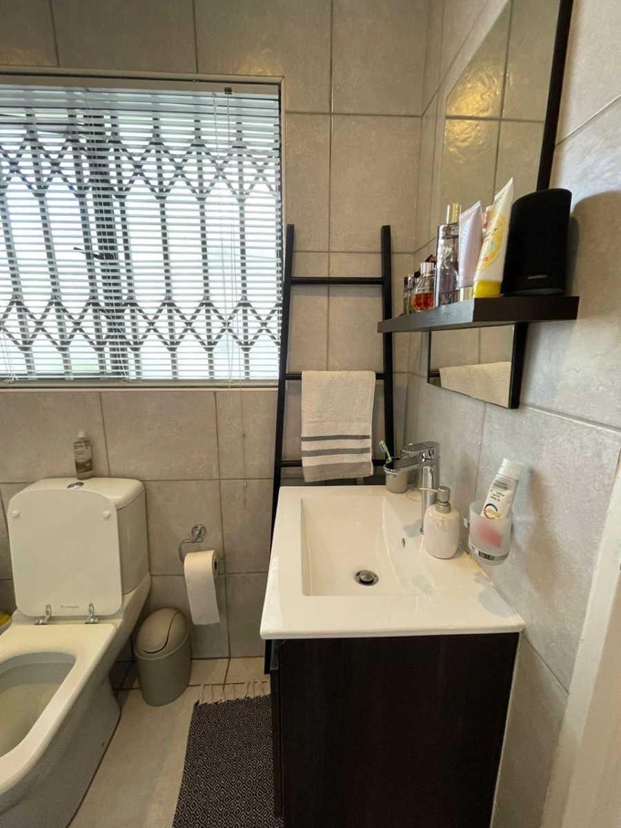 1 Bedroom Property for Sale in Linden Gauteng