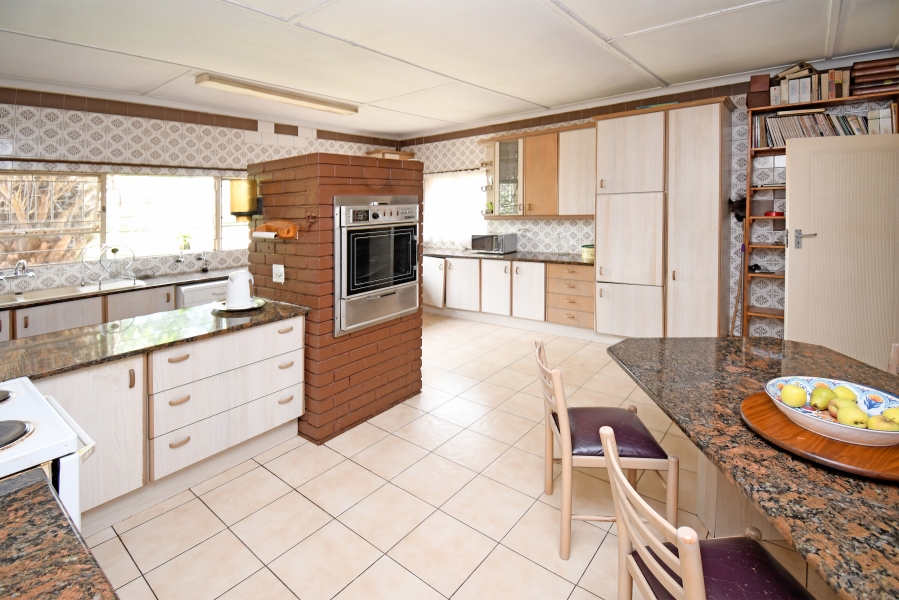 3 Bedroom Property for Sale in Kew Gauteng