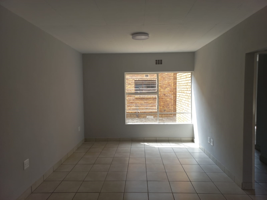 To Let 2 Bedroom Property for Rent in Crystal Park Gauteng