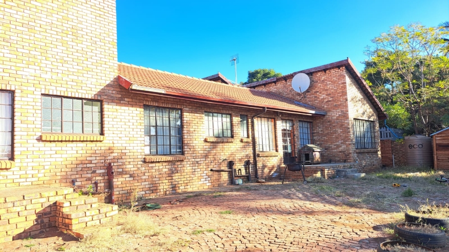 5 Bedroom Property for Sale in Ninapark Gauteng