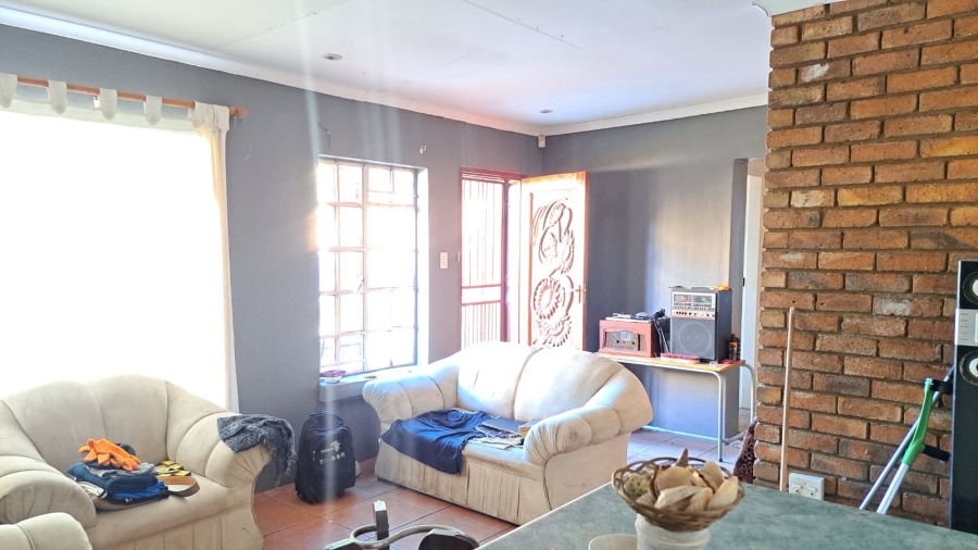 5 Bedroom Property for Sale in Ninapark Gauteng