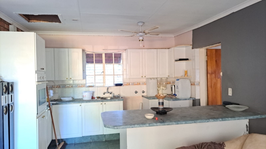 5 Bedroom Property for Sale in Ninapark Gauteng
