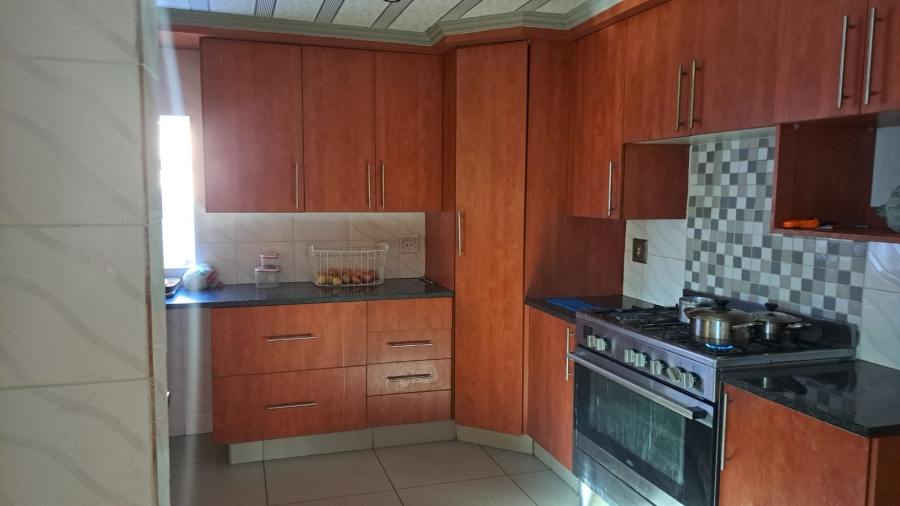 5 Bedroom Property for Sale in Ninapark Gauteng
