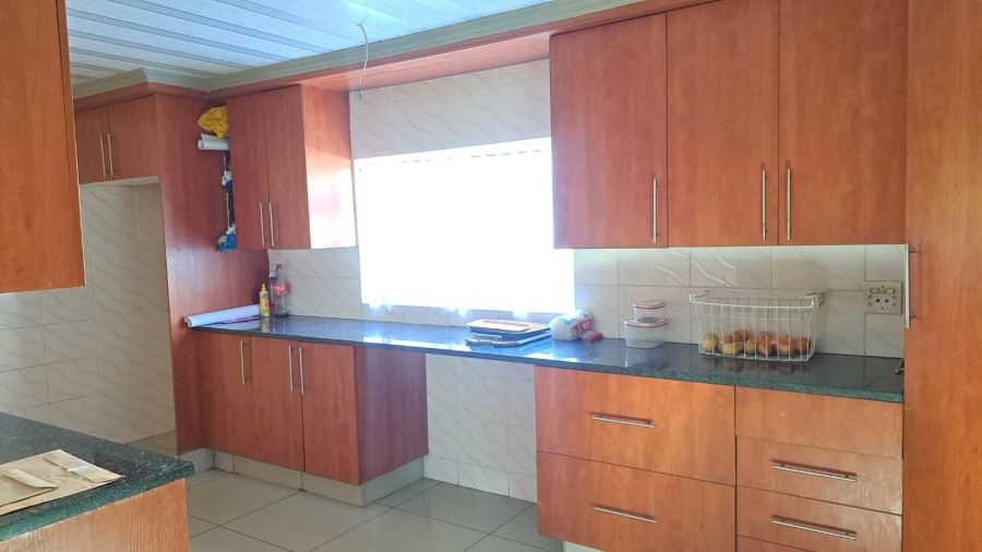 5 Bedroom Property for Sale in Ninapark Gauteng
