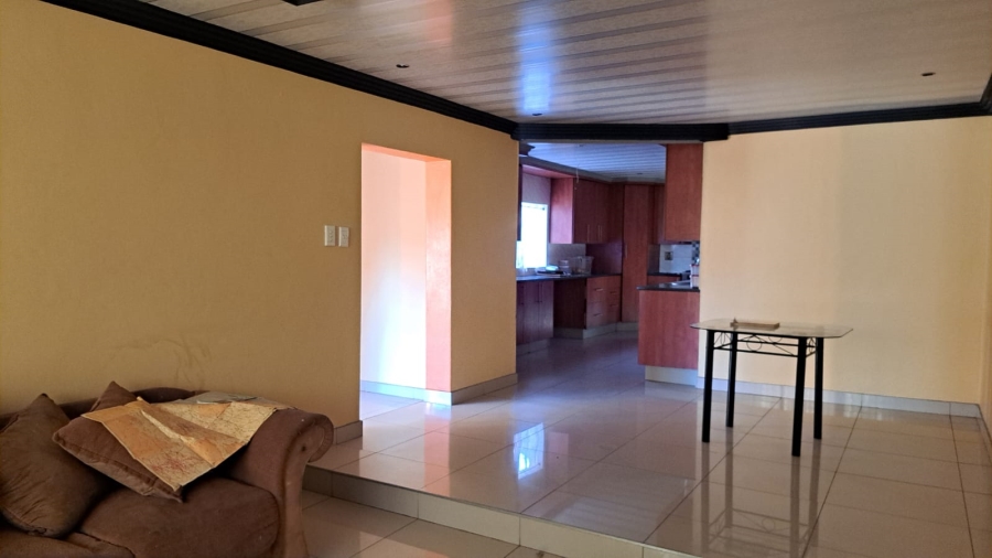5 Bedroom Property for Sale in Ninapark Gauteng