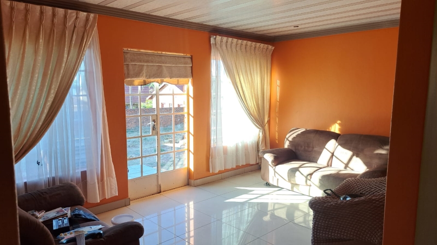 5 Bedroom Property for Sale in Ninapark Gauteng