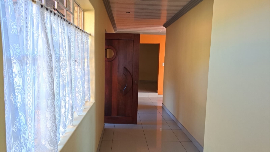 5 Bedroom Property for Sale in Ninapark Gauteng