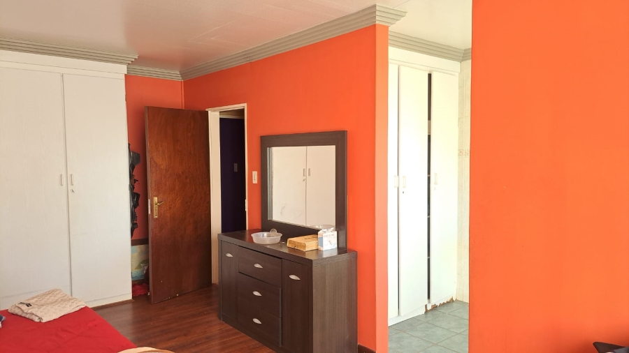 5 Bedroom Property for Sale in Ninapark Gauteng