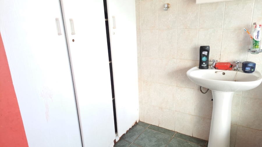 5 Bedroom Property for Sale in Ninapark Gauteng