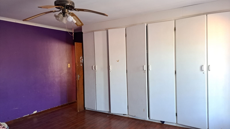 5 Bedroom Property for Sale in Ninapark Gauteng