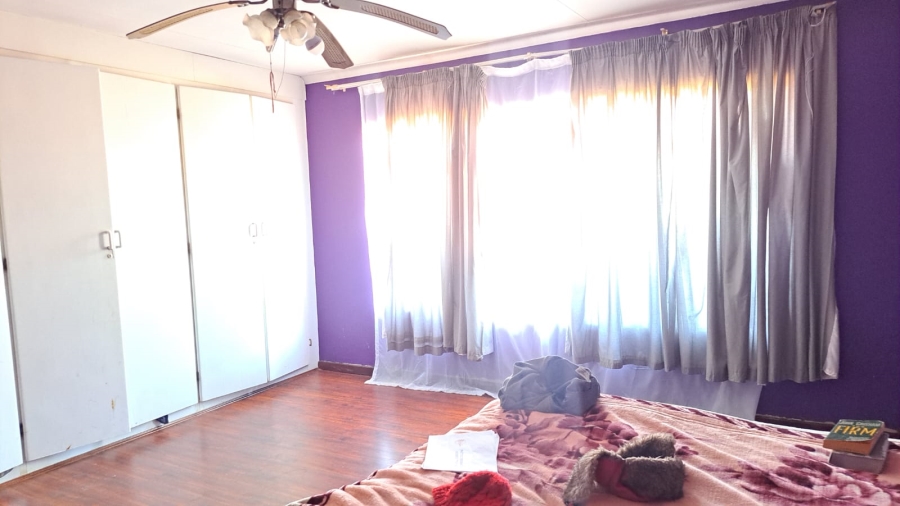 5 Bedroom Property for Sale in Ninapark Gauteng
