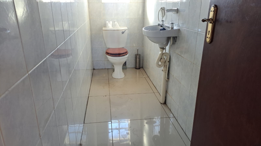 5 Bedroom Property for Sale in Ninapark Gauteng