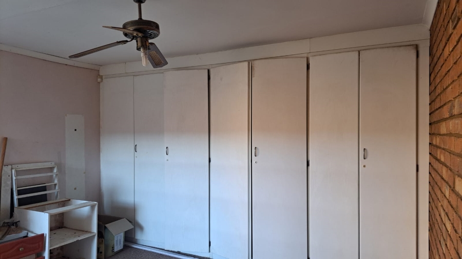 5 Bedroom Property for Sale in Ninapark Gauteng