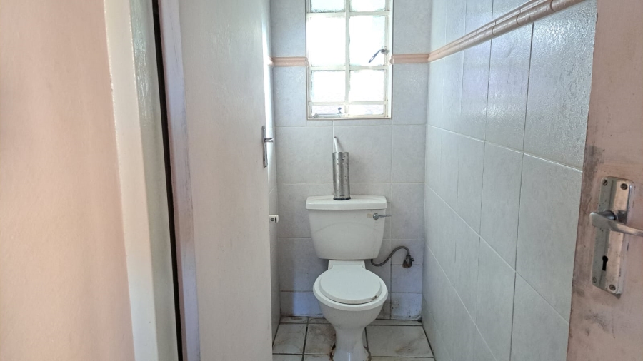 5 Bedroom Property for Sale in Ninapark Gauteng