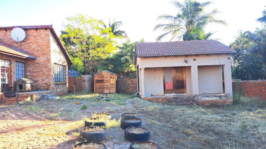 5 Bedroom Property for Sale in Ninapark Gauteng