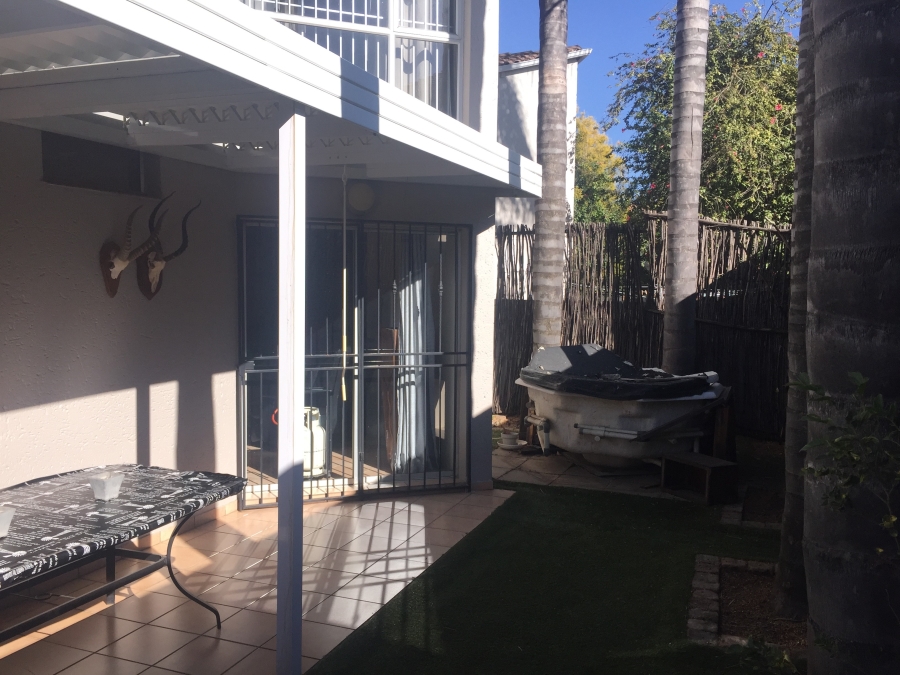 2 Bedroom Property for Sale in Sunninghill Gauteng