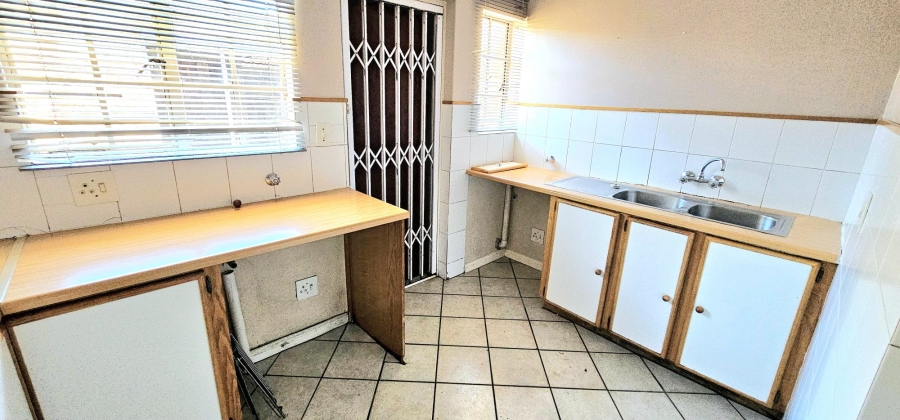 3 Bedroom Property for Sale in Die Hoewes Gauteng