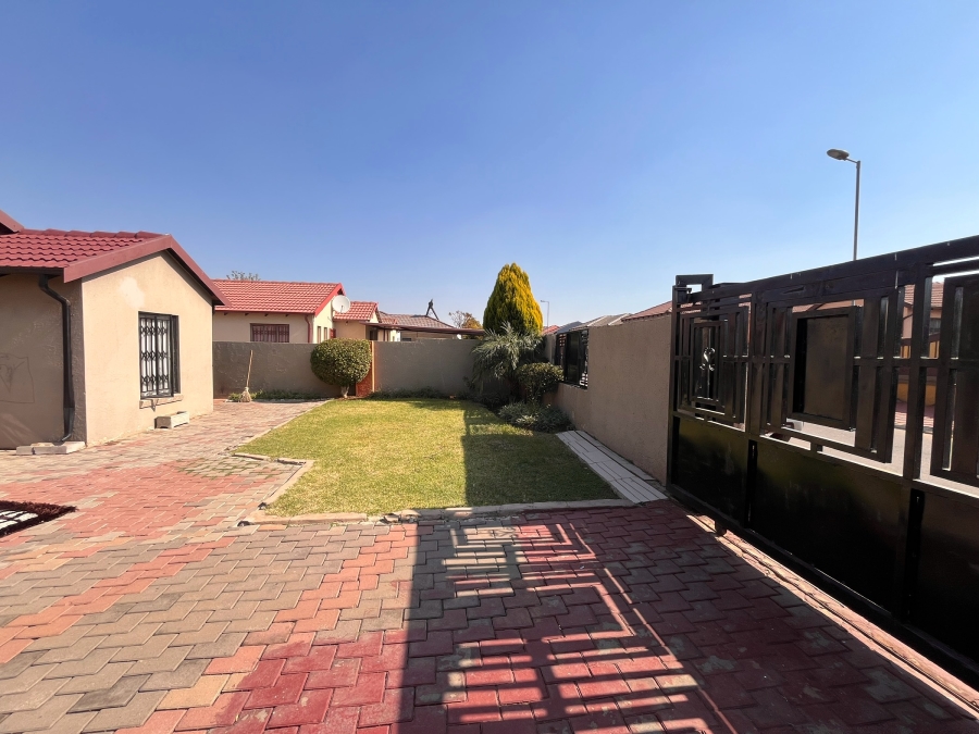 3 Bedroom Property for Sale in Elandspoort Gauteng
