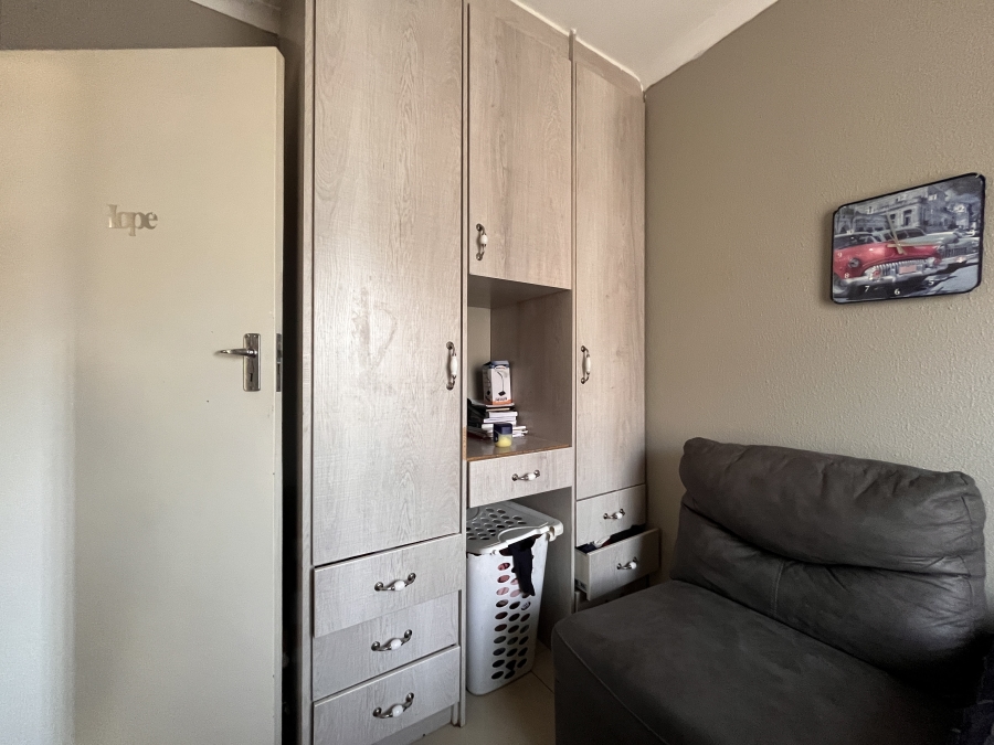 3 Bedroom Property for Sale in Elandspoort Gauteng