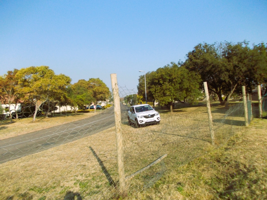 4 Bedroom Property for Sale in Crescent Wood Country Estate Gauteng