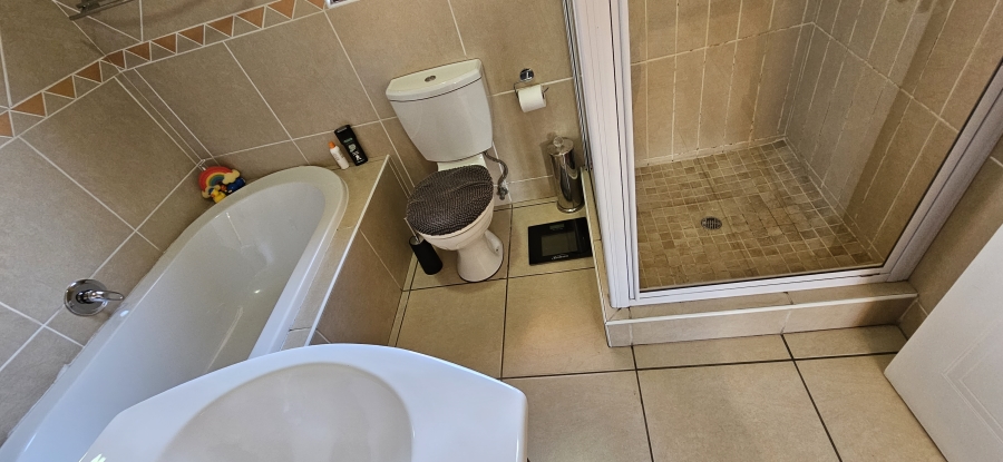 3 Bedroom Property for Sale in New Redruth Gauteng