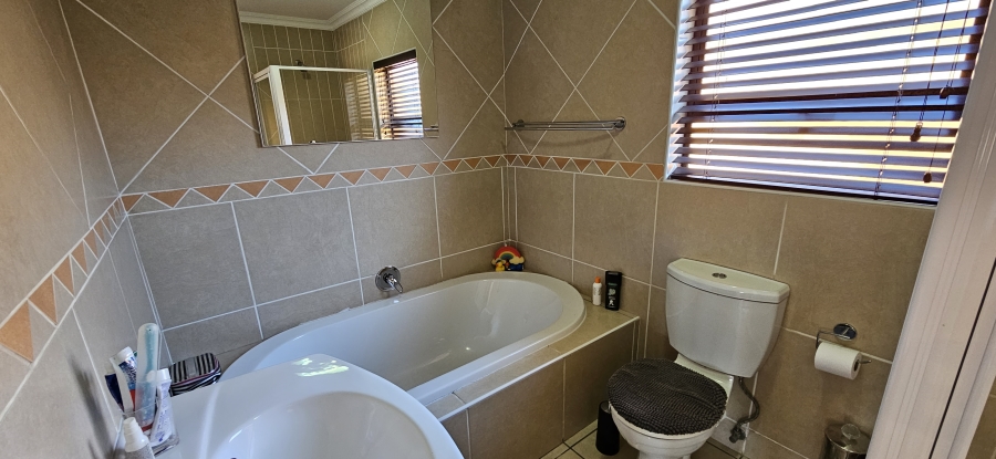 3 Bedroom Property for Sale in New Redruth Gauteng