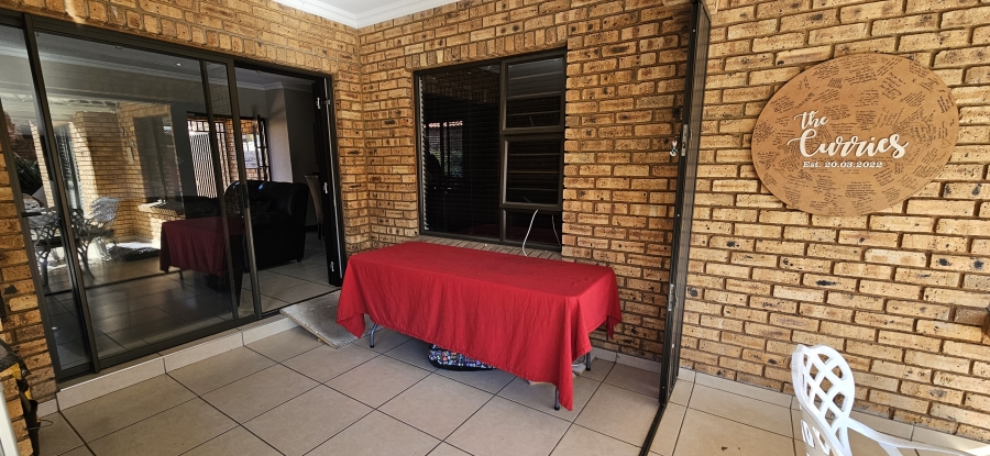 3 Bedroom Property for Sale in New Redruth Gauteng