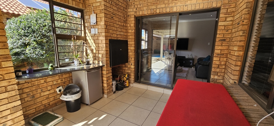 3 Bedroom Property for Sale in New Redruth Gauteng