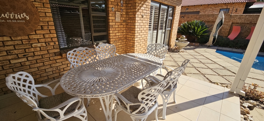3 Bedroom Property for Sale in New Redruth Gauteng