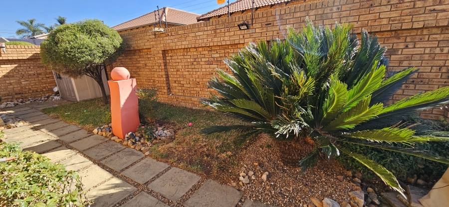3 Bedroom Property for Sale in New Redruth Gauteng